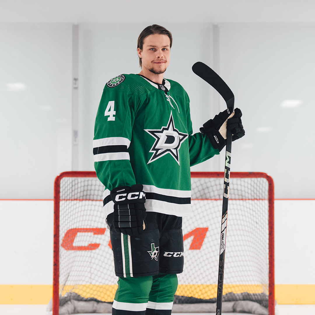 2024CCM_TACKSXFP-Stick-Social-Oct19-3